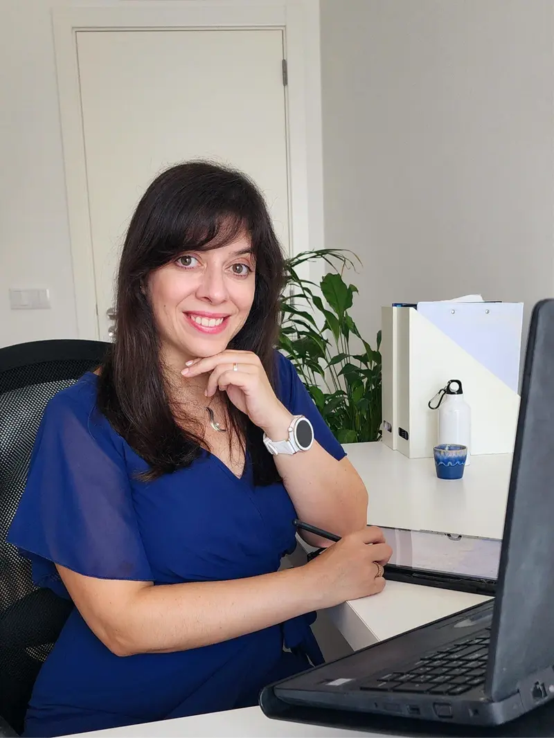 Oriana Sousa, psicóloga, em ambiente profissional